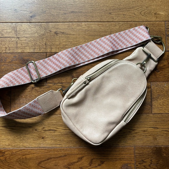 Urban Originals / Anthropologie Liberty Sling Bag in Taupe/Pink - Picture 5 of 10